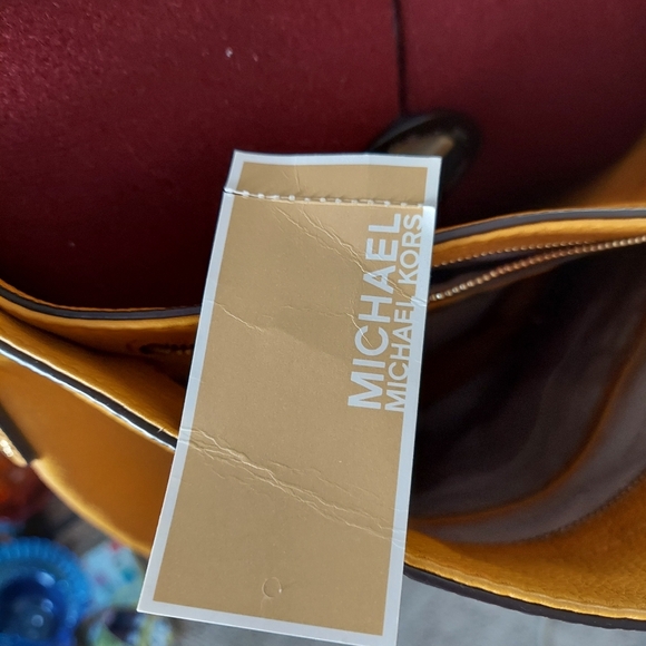 Michael Kors Brooklyn - Picture 16 of 17